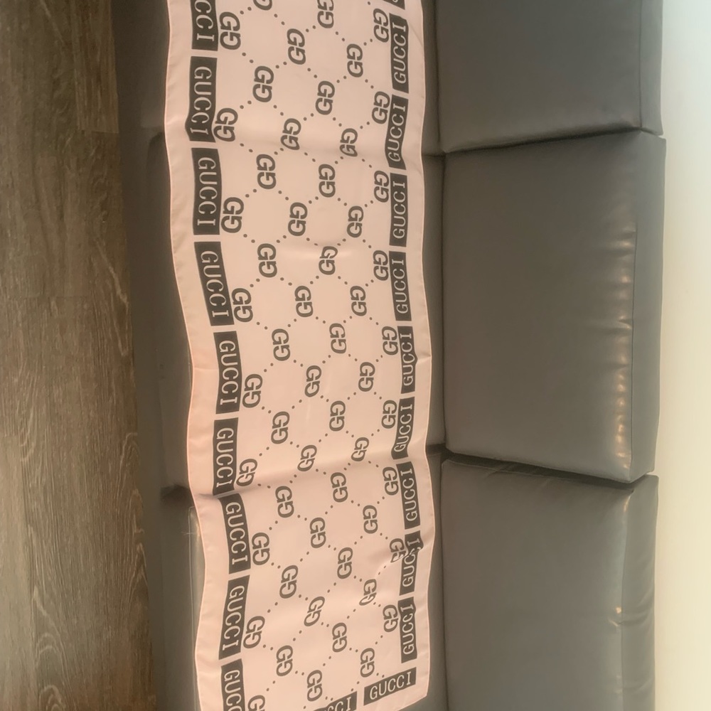 Gucci scarf